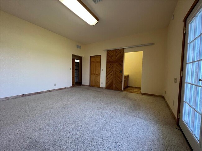 Building Photo - 333 Co Rd 497