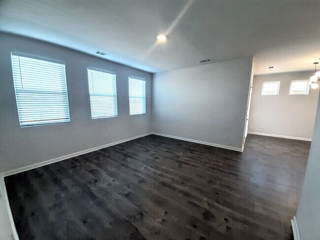 Building Photo - 3085 White Hbr Dr