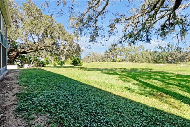 Building Photo - "ALL UTILITIES INCLUDED & Fully Furnished! Stunning 4-Bed, 3-Bath Townhome in Haines City"