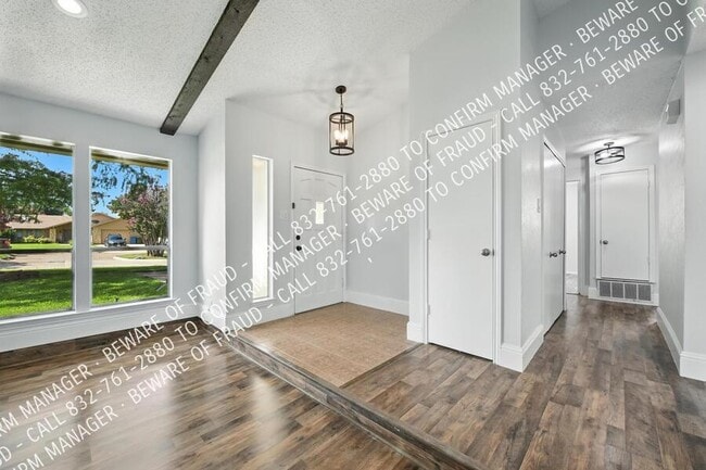 Building Photo - 1106 Paluxy Ct