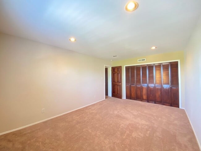 Building Photo - Beautiful Apartment at Los Pueblos de Santa Fe