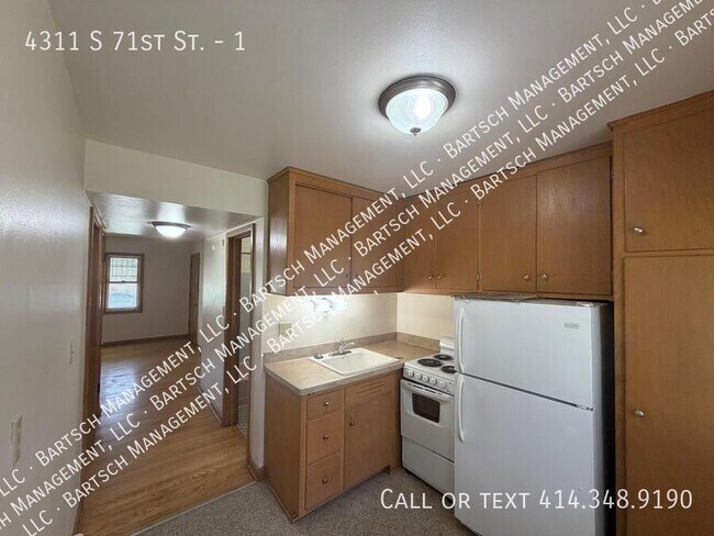 Building Photo - 4311 S 71st St