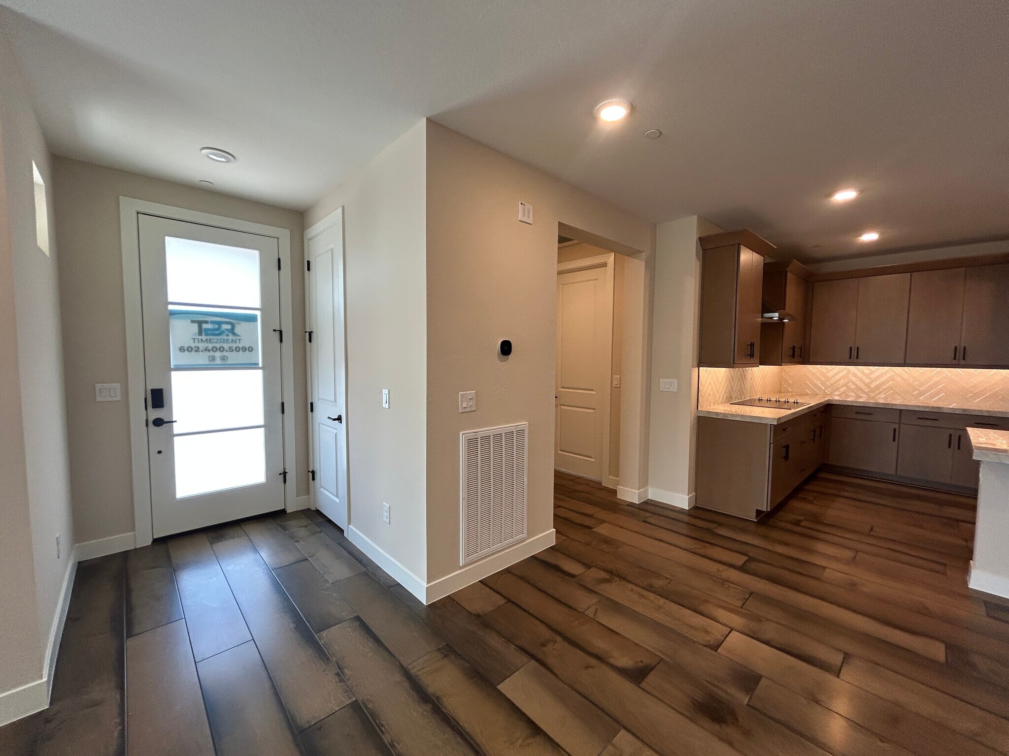 Building Photo - 2121 W Sonoran Desert Dr