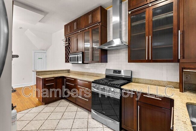 Building Photo - 1745 1st St NW