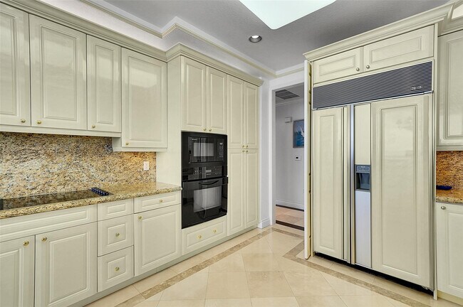 Building Photo - 6001 N Ocean Dr