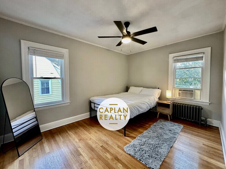 Building Photo - 86 Roydon Rd