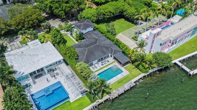 Building Photo - 9301 N Bayshore Dr
