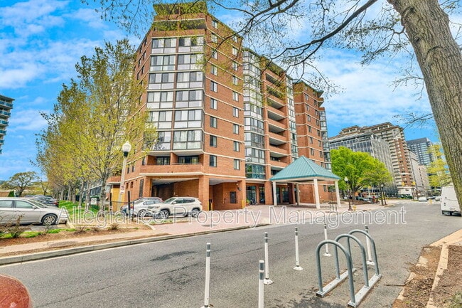 Building Photo - 1001 N Randolph St