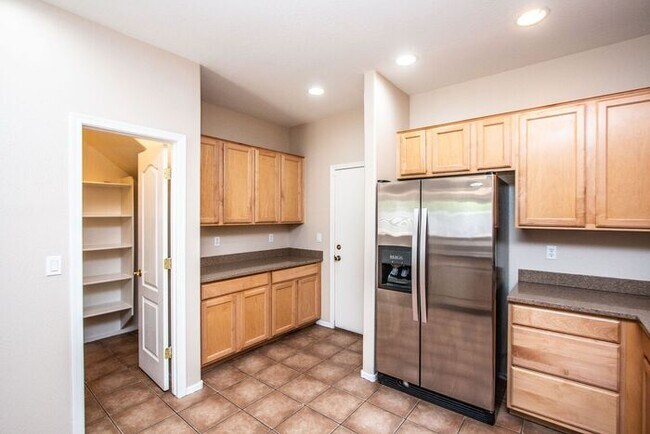 Building Photo - 5Bedroom/3Bath San Tan Vally Home!