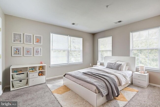 Building Photo - 151 Brynwood St