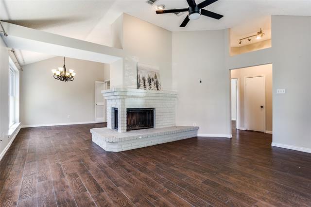 Building Photo - 1520 Evergreen Dr