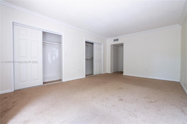 Building Photo - 1607 NE 105th St