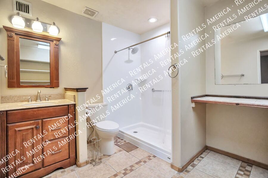 Building Photo - 4527 W Ruth Ave