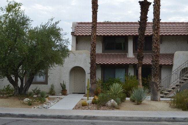 Building Photo - Casa de Oro in Little Tuscany, SEASONAL/MO...