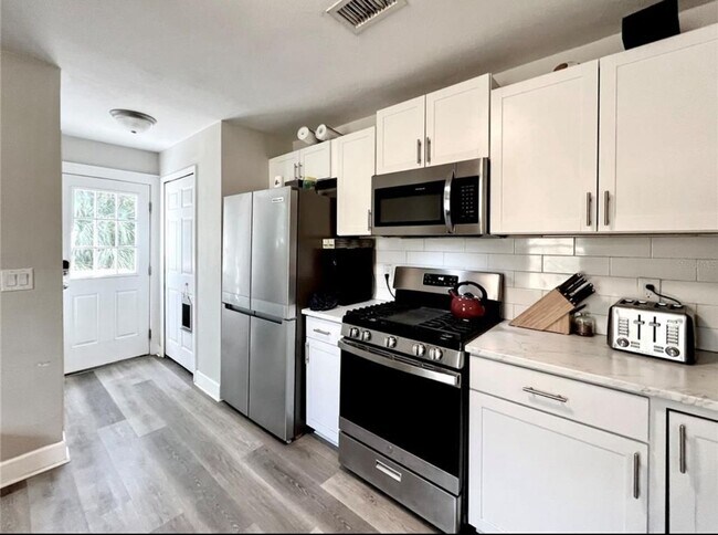 Building Photo - Charming 3BR House in Bunnell