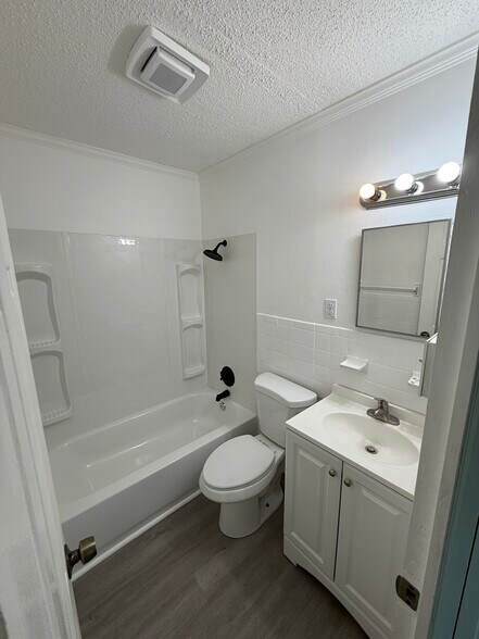 Building Photo - 5612 Madonna Cir
