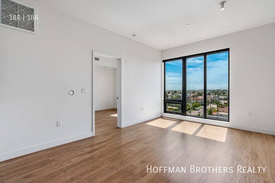 Building Photo - 10700 Tabor St