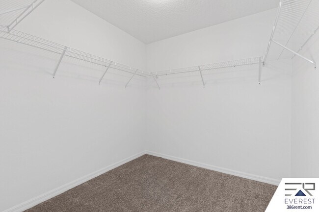 Building Photo - 30 Rambling Ln