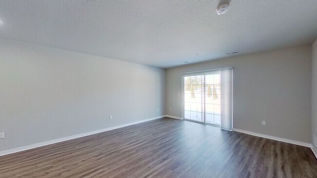 Building Photo - Like New Condo Style Lower 1 Bedroom 1 Bathroom Apartment is Available
