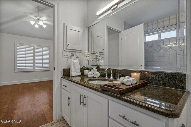 Building Photo - 6528 Calle Placido Dr