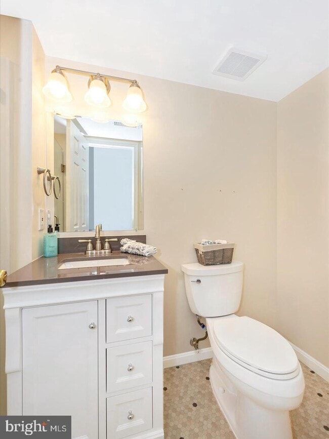 Building Photo - 15505 Villisca Terrace