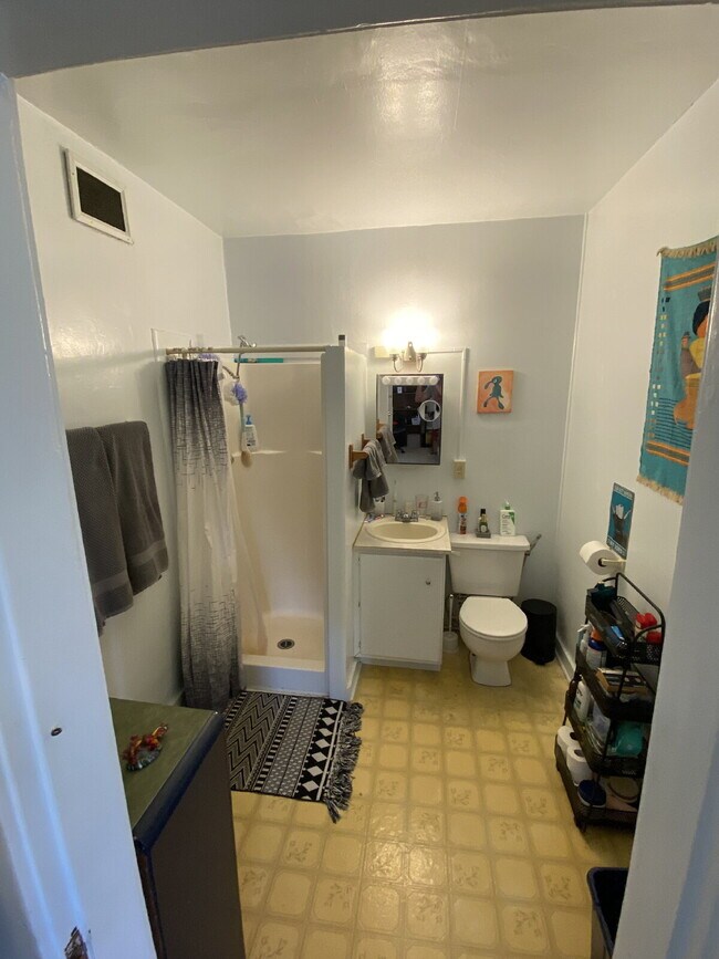 Building Photo - Walk to Downtown & Waterfront from Lettered Streets | 1BR Gem for $1,400/mo