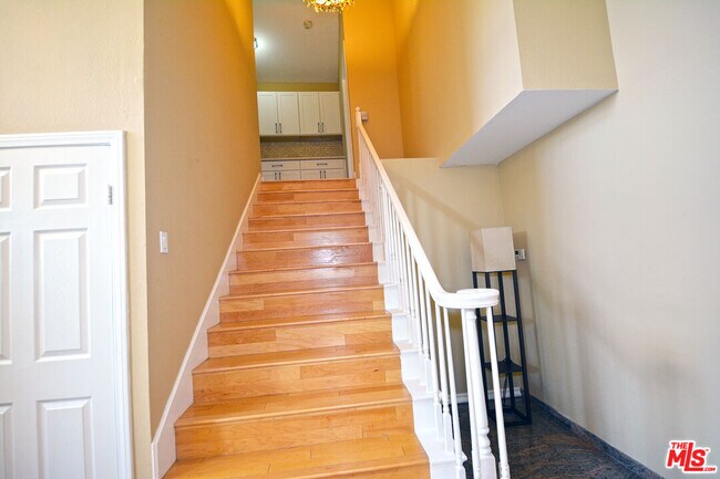 Building Photo - 23935 Ingomar St