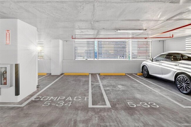 Building Photo - 275 1st Ave S