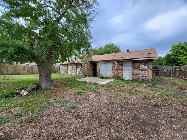 Building Photo - 1708 Kenyon St