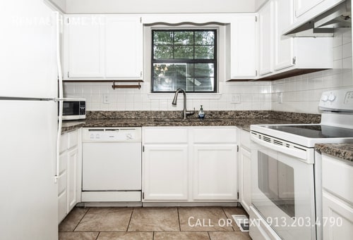 Building Photo - 7434 Santa Fe Dr