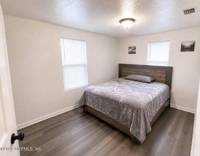 Building Photo - 5020 Campenella Dr