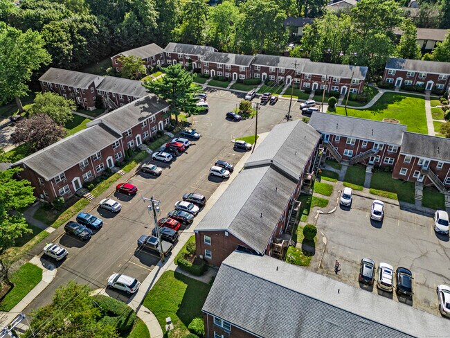 Building Photo - 12 Hamilton Ct