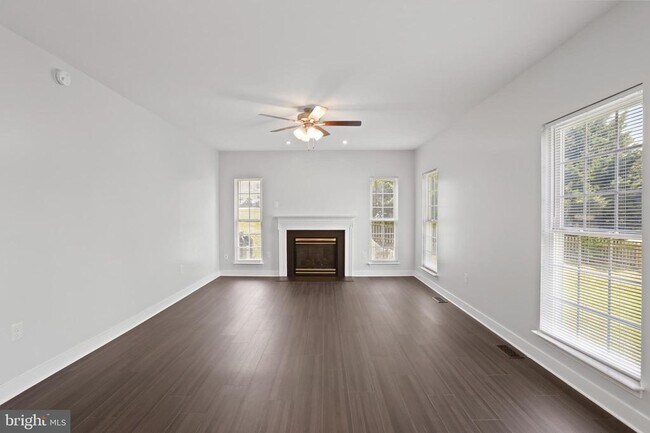 Building Photo - 4001 Mossy Bank Ln