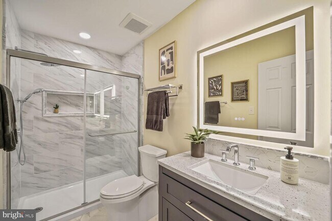 Building Photo - 2053 Mayfair McLean Ct