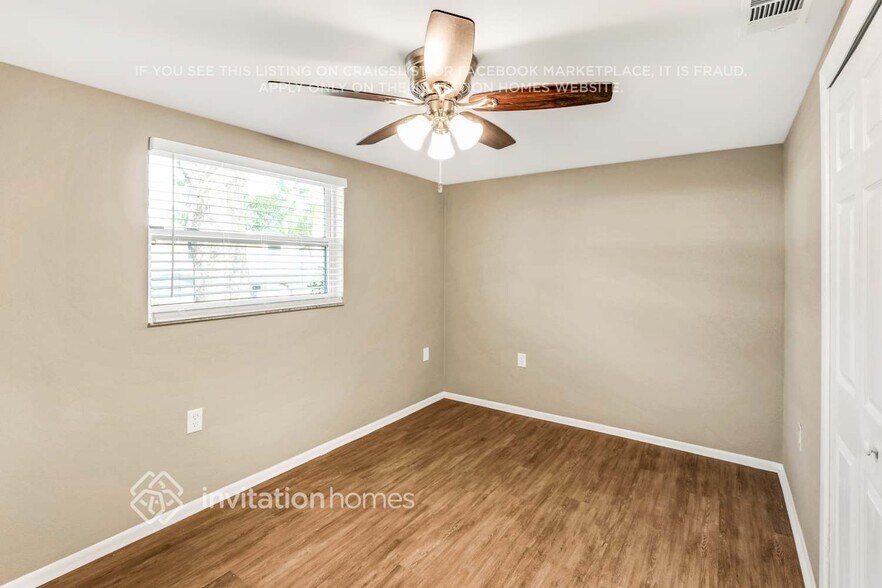 Building Photo - 9410 Rainbow Ln