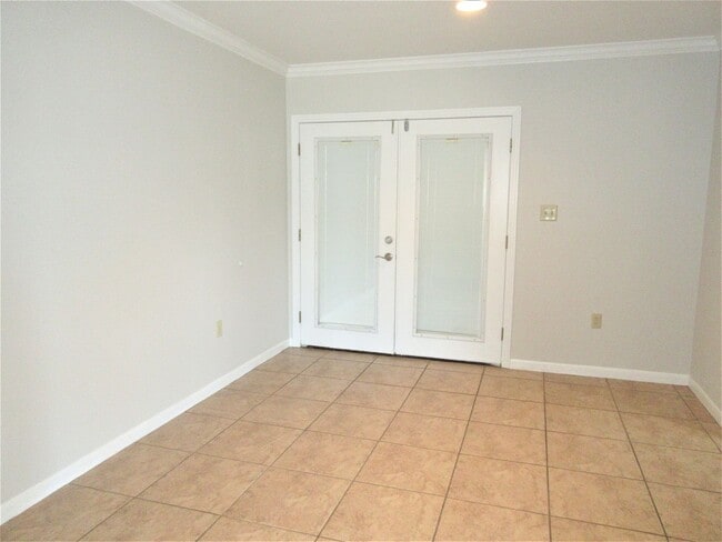 Building Photo - Adorable 2-bedroom/1-bath Duplex in Rosedale