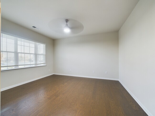 Building Photo - 3040 Whipcord Dr