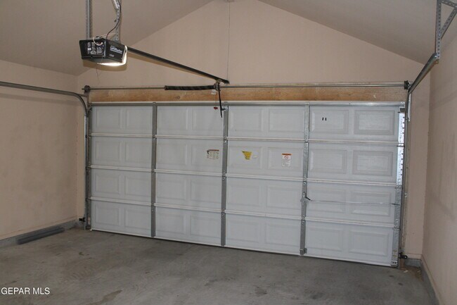 Building Photo - 2416 Escape Point St