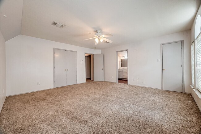 Building Photo - 2810 Austin St