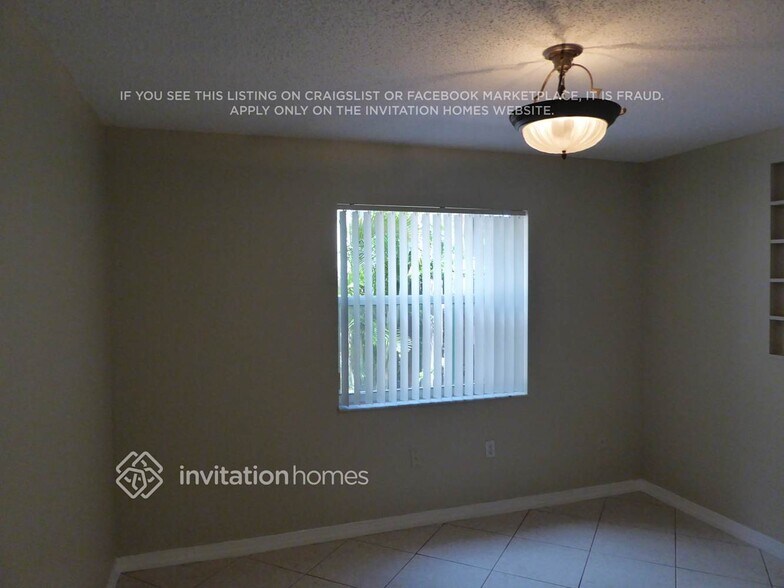 Building Photo - 14730 SW 156th Ave