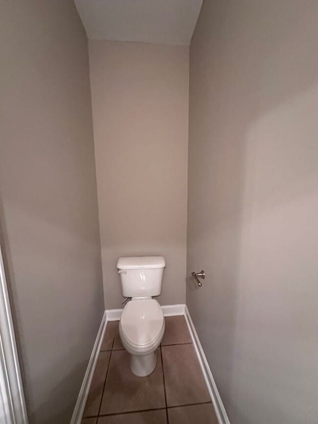 Building Photo - Eagle Landing - End Unit