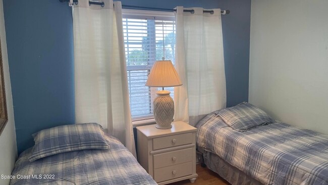 Building Photo - 1425 Malibu Cir NE