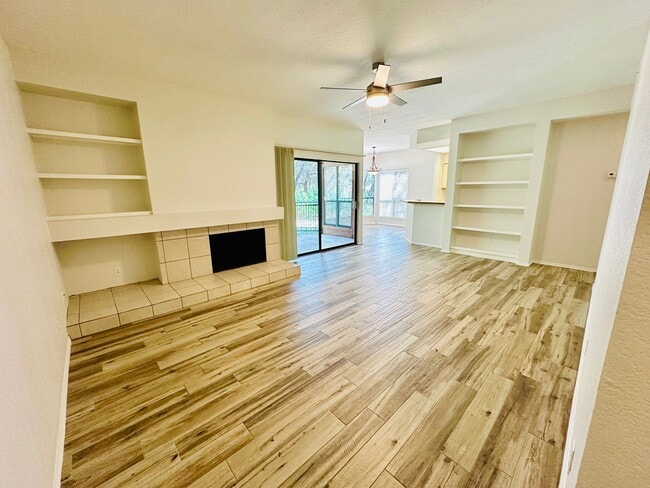 Building Photo - 1 MONTH FREE !!! - Charming 2 Bed 2 Bath C...
