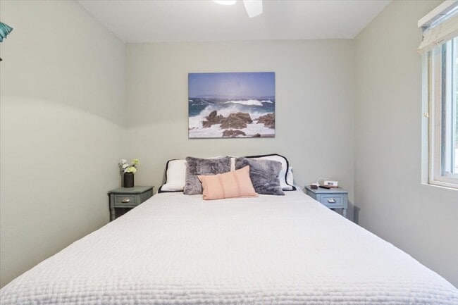 Building Photo - 24 Mimosa Rd