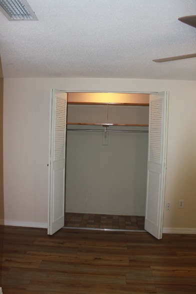 Building Photo - 10702 Laburnum Dr