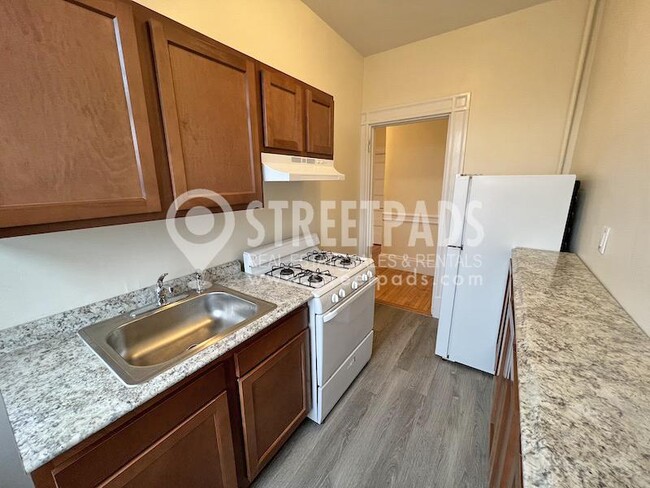 Building Photo - 1 bedroom in Cambridge MA 02138