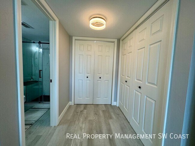 Building Photo - 4260 SE 20th Pl