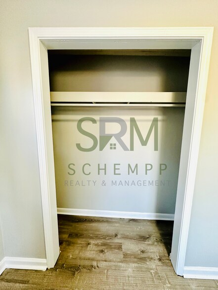 Building Photo - 913 Euclid Ave