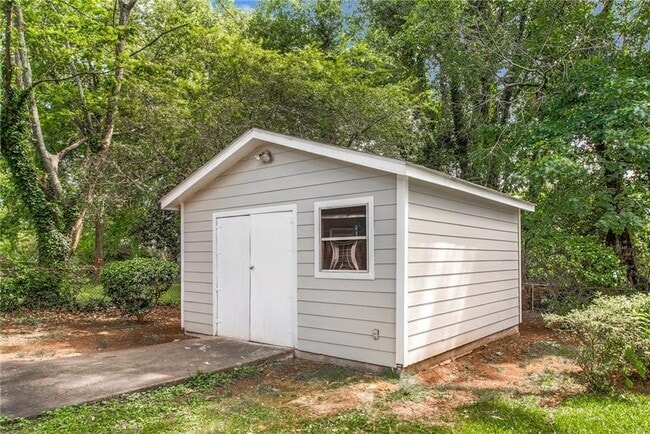 Building Photo - 1496 Belva Ave