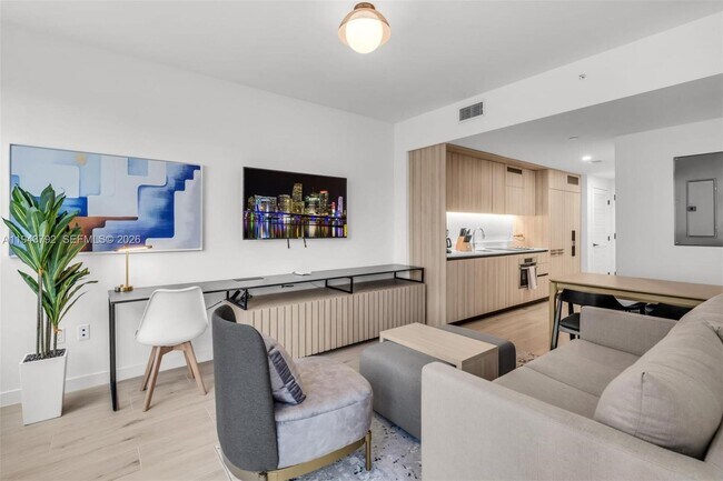 Building Photo - 225 N Miami Ave